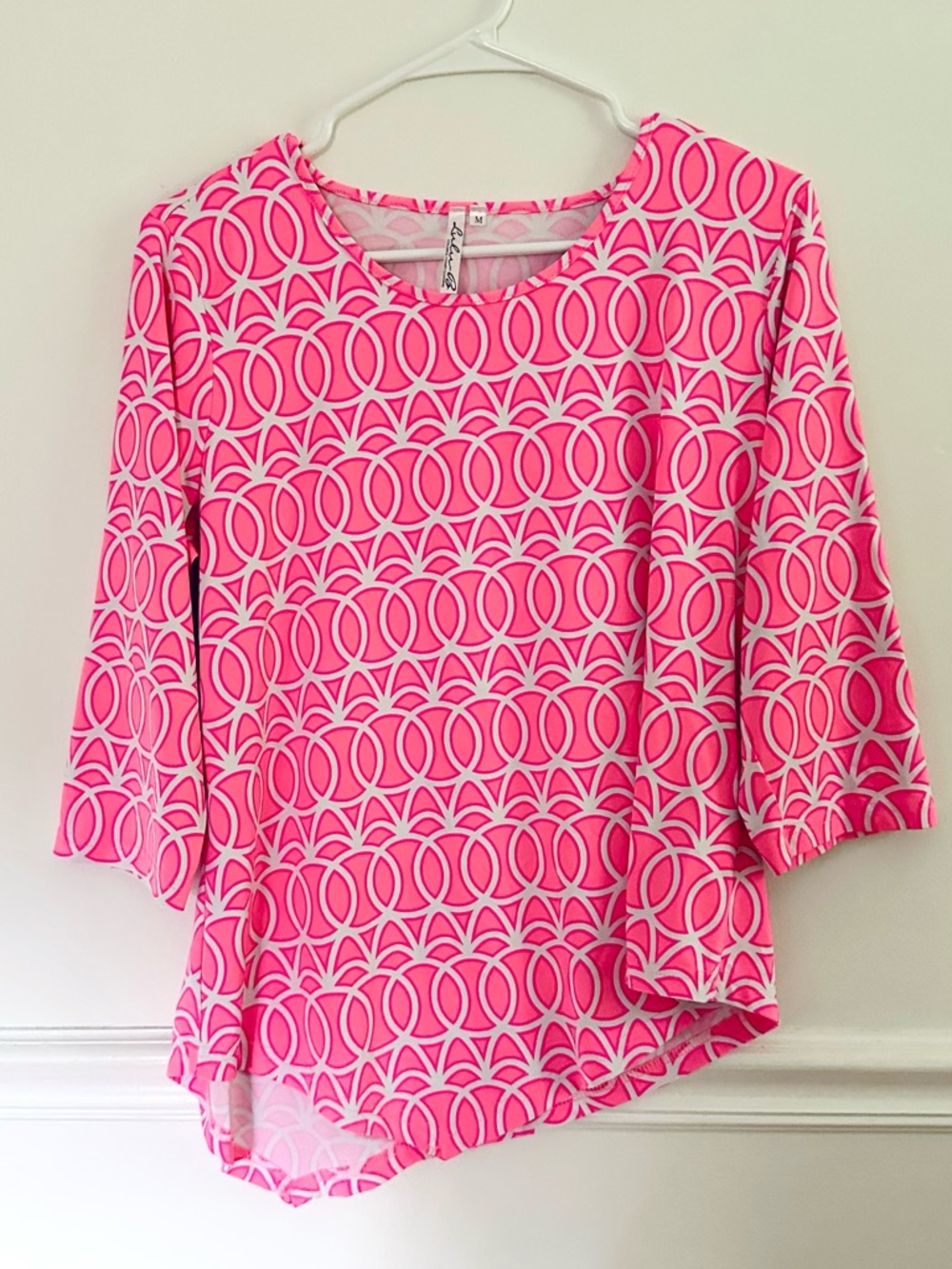 Lulu-B Pink White Geometric 3/4 Sleeve Asymmetrical Top Size M